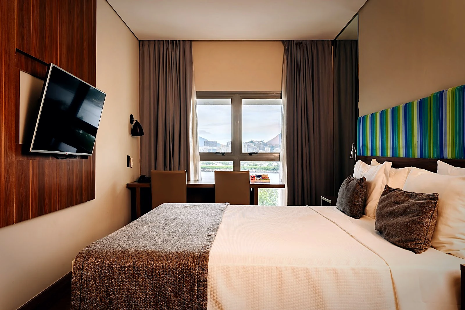 Quarto do Prodigy Santos Dumont com vista para a cidade